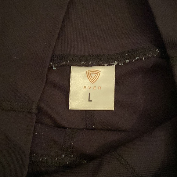 Ever High-waisted Leggings with Pockets - Picture 3 of 5